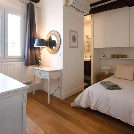 Appartamento Luxury Floor 2br With Rooftop Views Parigi